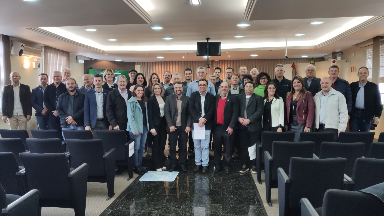 VEREADORES PARTICIPAM DA REUNIÃO DO PARLAMENTO REGIONAL DA SERRA GAÚCHA