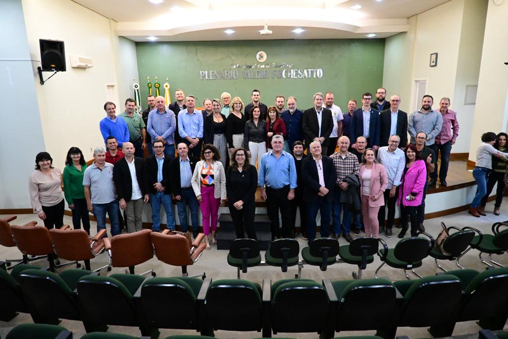 VEREADORES PARTICIPAM DA REUNIÃO DO PARLAMENTO REGIONAL DA SERRA GAÚCHA